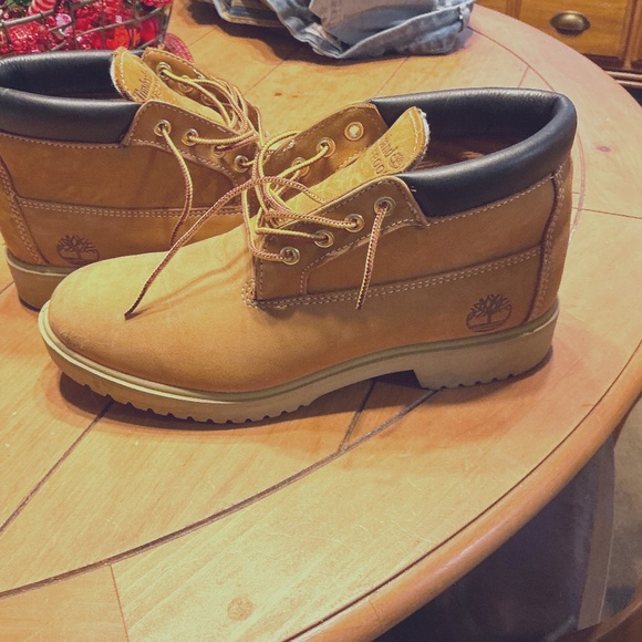 Mens Timberlands size 7 1/2 - Picture 1 of 7